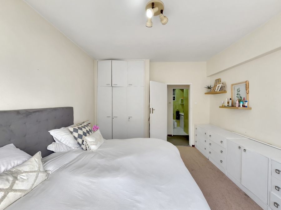 3 Bedroom Property for Sale in Sea Point Western Cape